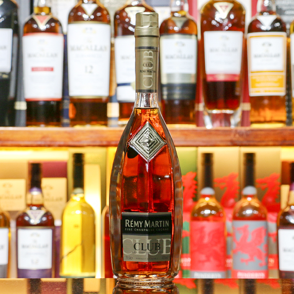 Rémy Martin Club is a full and round Cognac, a first class cognac.